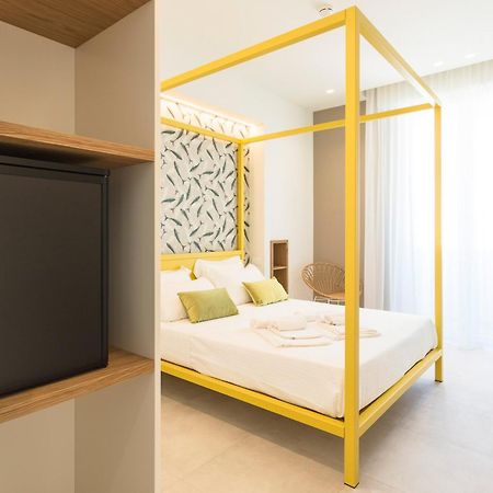 Hotel Alexandra - Beach Front - Healthy Xxl Breakfast & Brunch Until 12 30 - Parking Included Misano Adriatico Exteriér fotografie