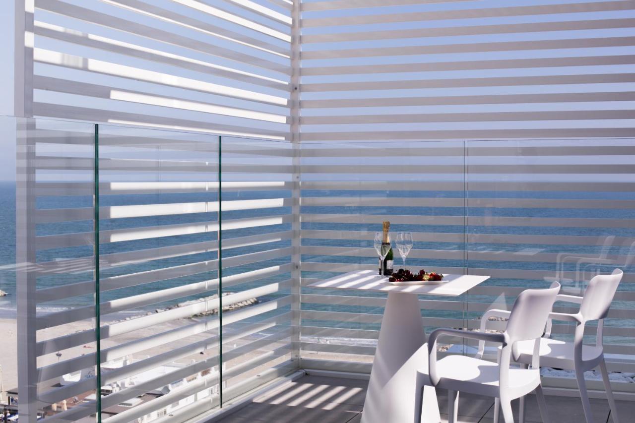 Hotel Alexandra - Beach Front - Healthy Xxl Breakfast & Brunch Until 12 30 - Parking Included Misano Adriatico Exteriér fotografie