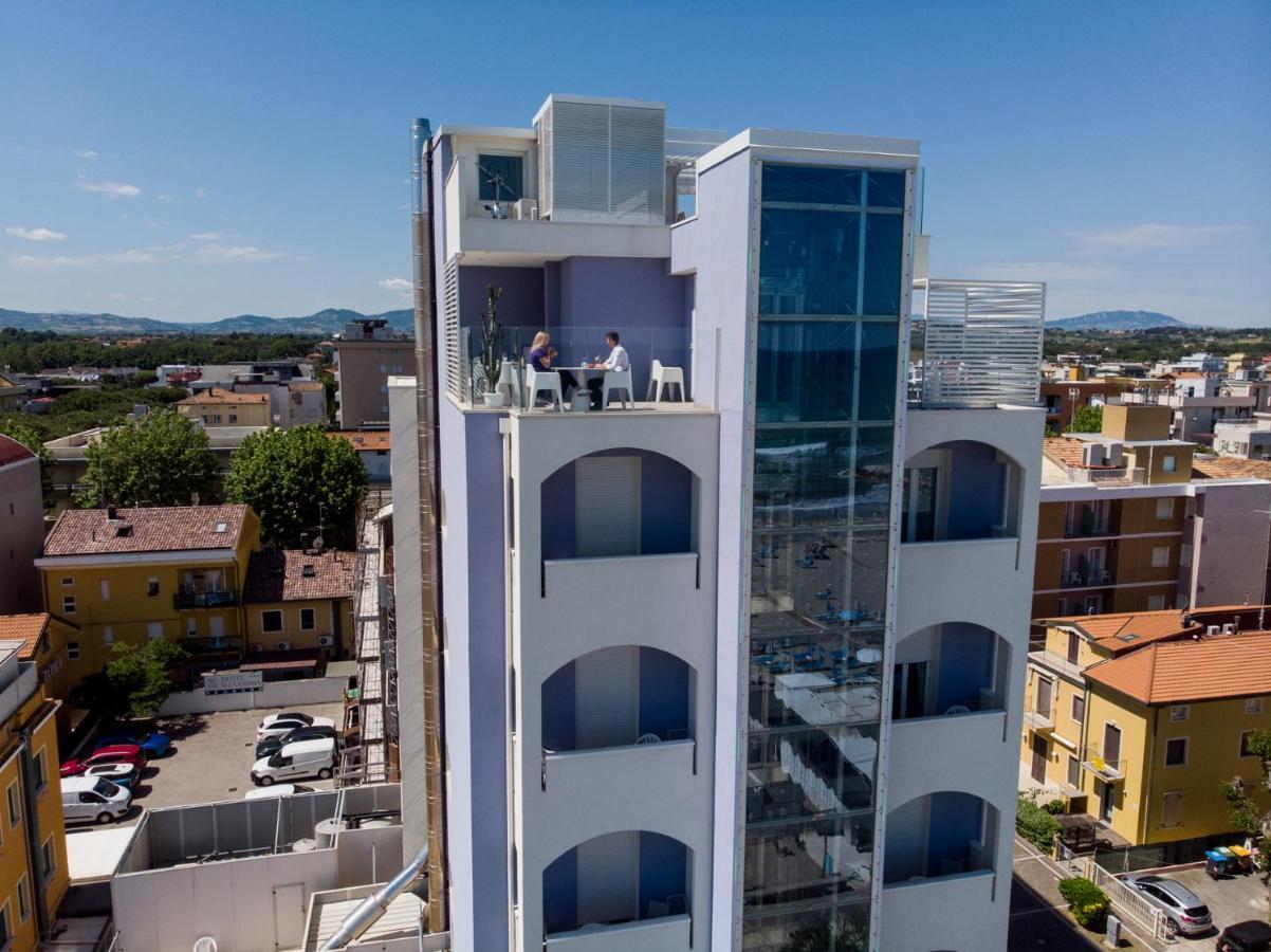 Hotel Alexandra - Beach Front - Healthy Xxl Breakfast & Brunch Until 12 30 - Parking Included Misano Adriatico Exteriér fotografie
