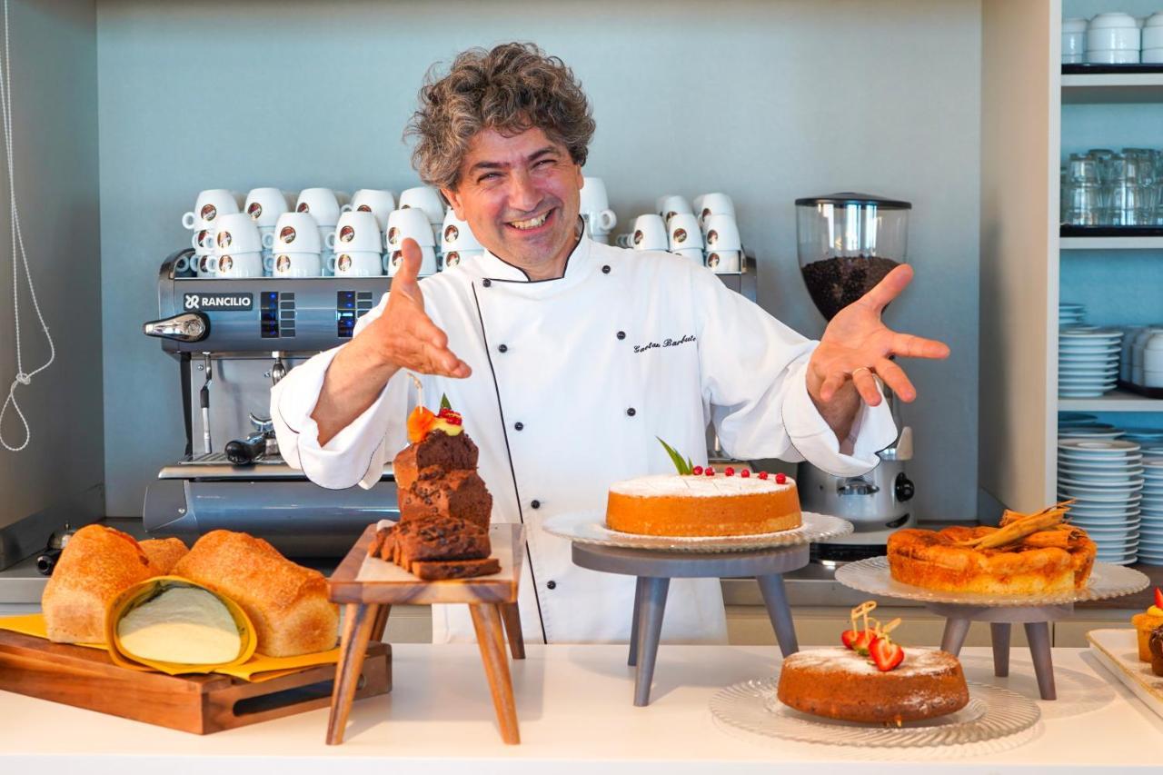 Hotel Alexandra - Beach Front - Healthy Xxl Breakfast & Brunch Until 12 30 - Parking Included Misano Adriatico Exteriér fotografie
