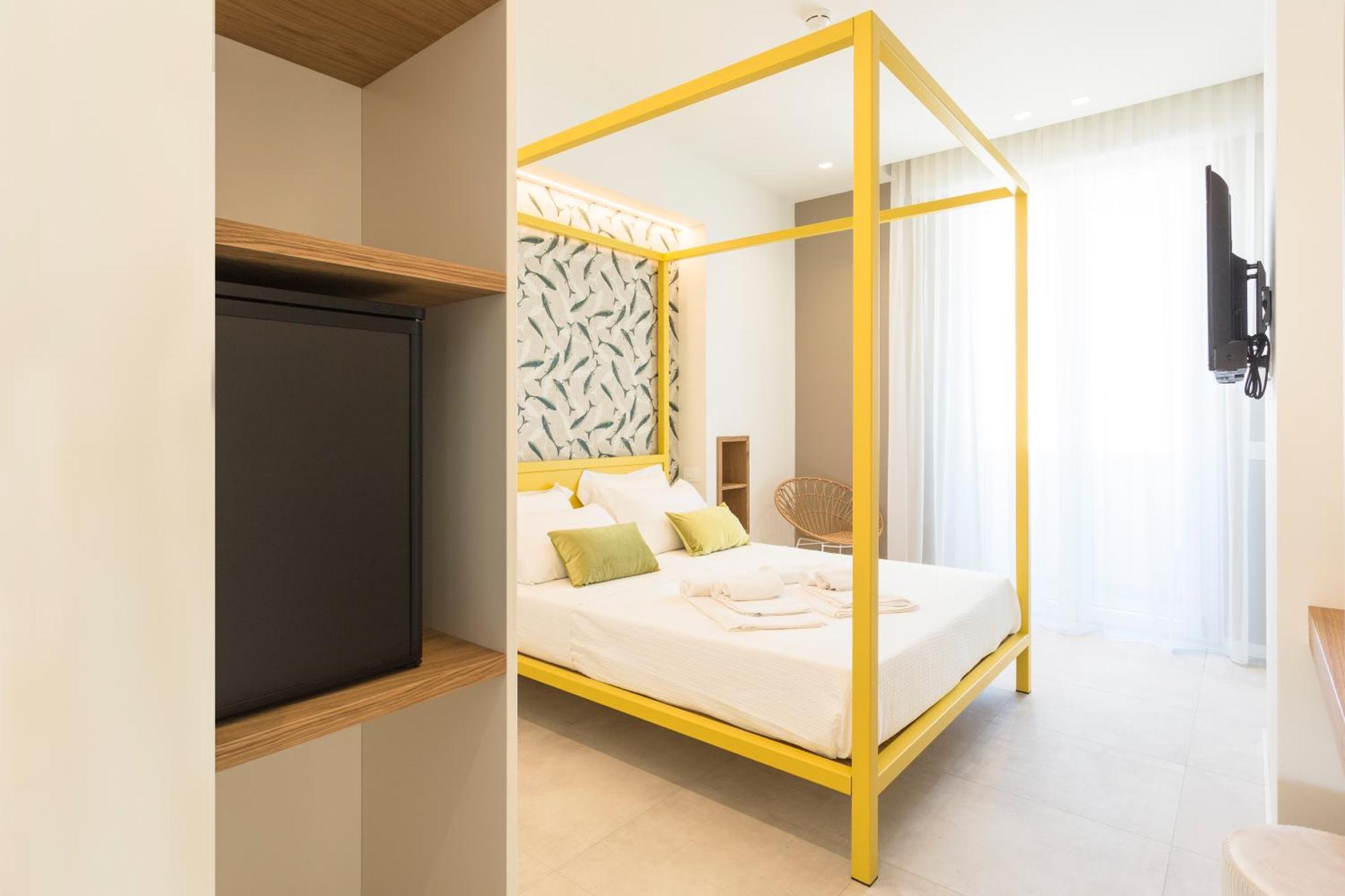 Hotel Alexandra - Beach Front - Healthy Xxl Breakfast & Brunch Until 12 30 - Parking Included Misano Adriatico Exteriér fotografie