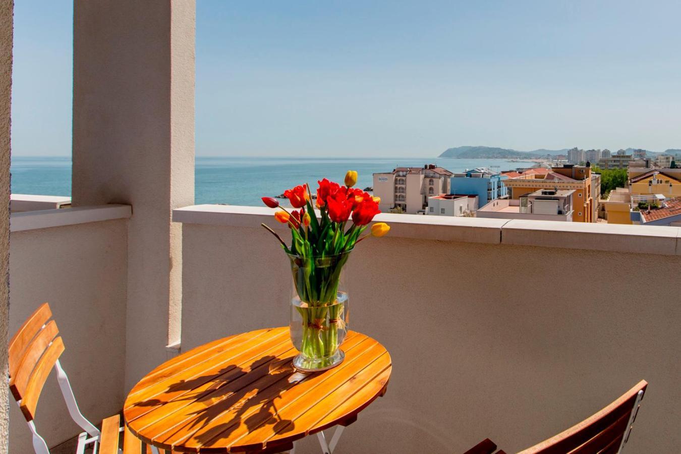 Hotel Alexandra - Beach Front - Healthy Xxl Breakfast & Brunch Until 12 30 - Parking Included Misano Adriatico Exteriér fotografie