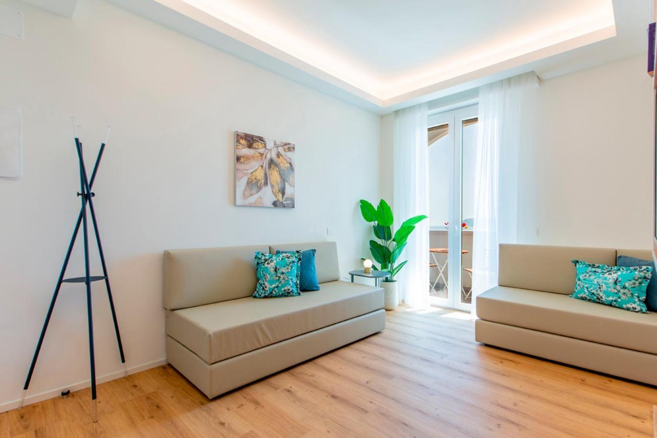 Hotel Alexandra - Beach Front - Healthy Xxl Breakfast & Brunch Until 12 30 - Parking Included Misano Adriatico Exteriér fotografie