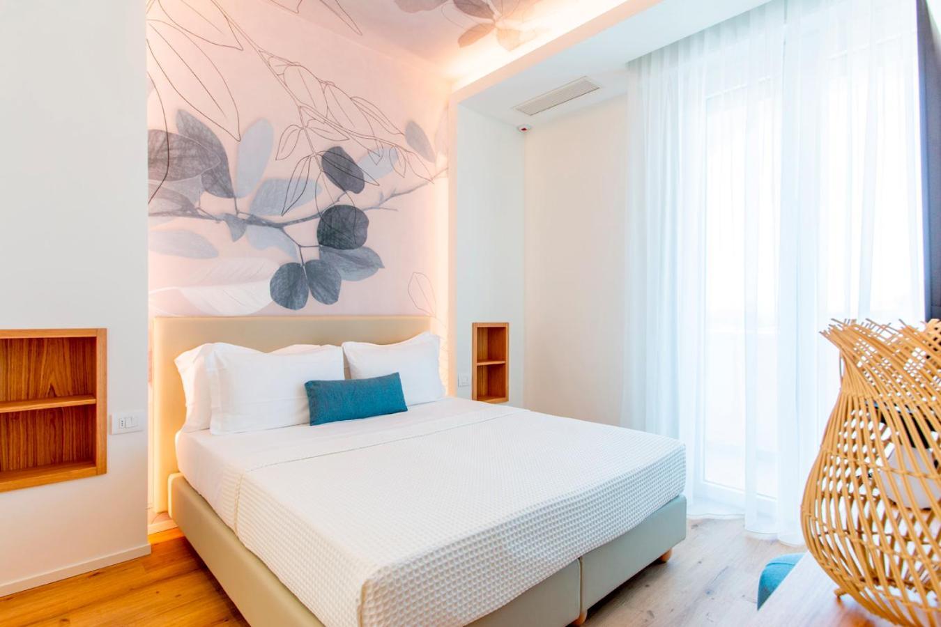 Hotel Alexandra - Beach Front - Healthy Xxl Breakfast & Brunch Until 12 30 - Parking Included Misano Adriatico Exteriér fotografie
