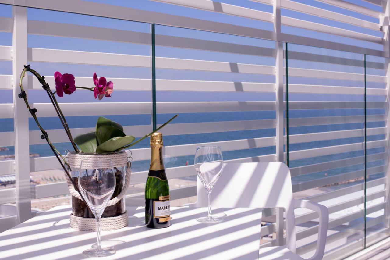 Hotel Alexandra - Beach Front - Healthy Xxl Breakfast & Brunch Until 12 30 - Parking Included Misano Adriatico Exteriér fotografie